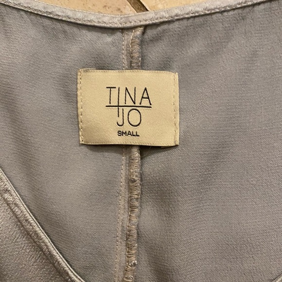 Tina Jo ombré Sleeveless Blouse - Picture 4 of 5